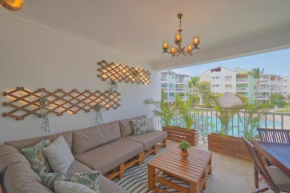 Pompano 202 Amazingly situated one-bedroom apartment in ocean-front condominium